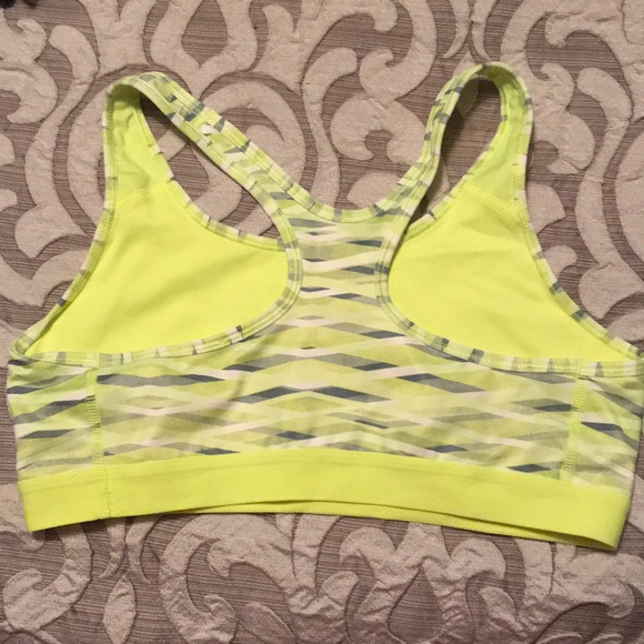 Nike sports bra - Picture 2 of 2